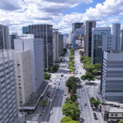 TJ-SP restabelece bônus de Cepacs da Faria Lima, liberando leilão na B3 de R$ 2,89 bilhões. Decisão ocorre após pedidos da Prefeitura e Câmara