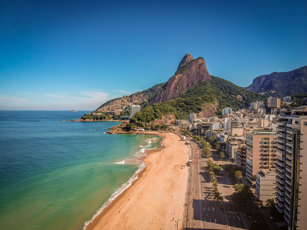 Ruas mais caras do Rio de Janeiro em 2025, destaque para Epitácio Pessoa e Delfim Moreira. Ruas mais caras do Rio de Janeiro em 2025, destaque para Epitácio Pessoa e Delfim Moreira.