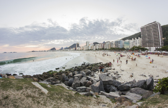 Vista aérea do Rio de Janeiro destacando bairros com aluguel mais caro e mais barato em 2025
