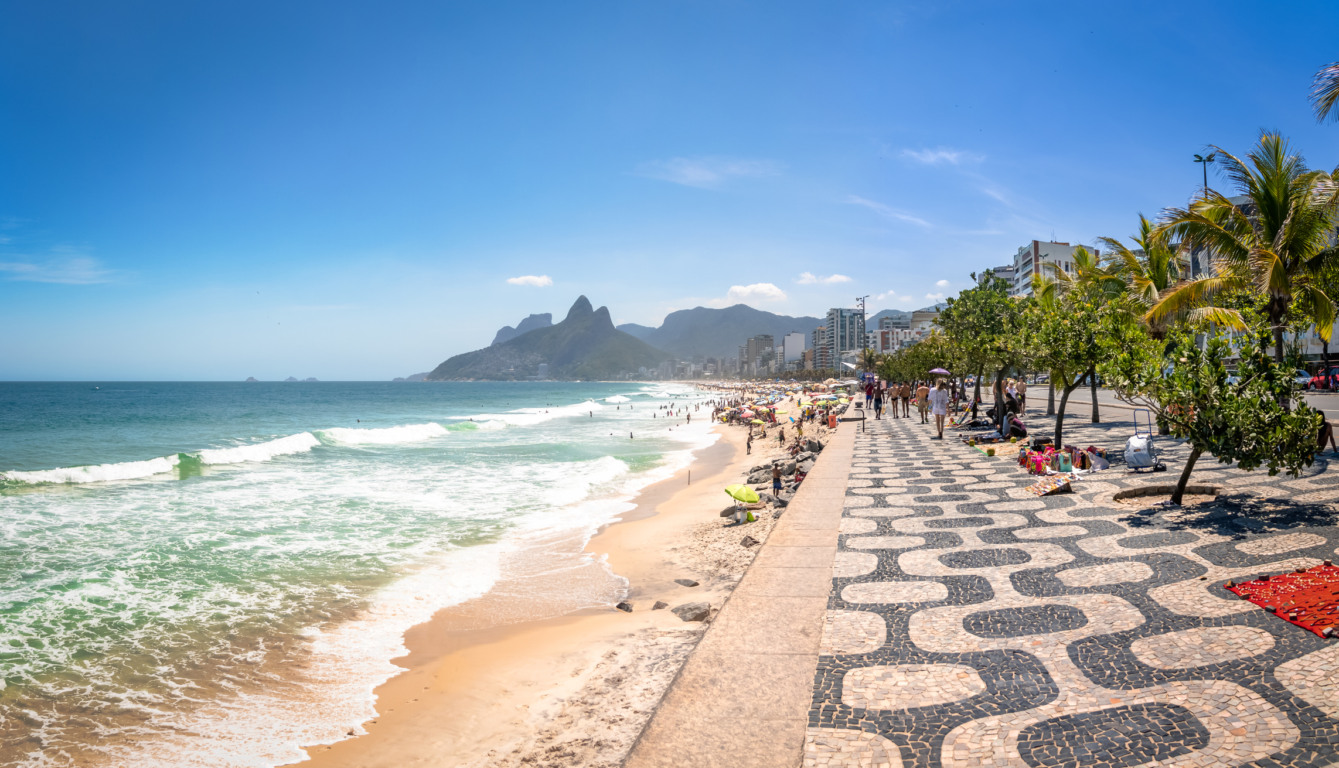 Vista aérea de Ipanema e Leblon, bairros mais valorizados do Rio de Janeiro Vista aérea de Ipanema e Leblon, bairros mais valorizados do Rio de Janeiro