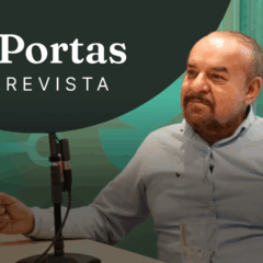 Edval Júnior, fundador da Utilbras Imóveis, durante entrevista no podcast Portas, falando sobre sua trajetória no mercado imobiliário.