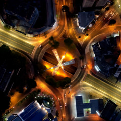 Paisagem noturna da famosa avenida no centro de Goiânia, Brasil