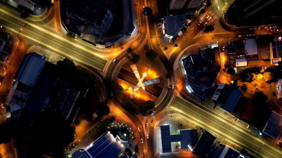 Paisagem noturna da famosa avenida no centro de Goiânia, Brasil Paisagem noturna da famosa avenida no centro de Goiânia, Brasil