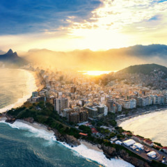 Vista aérea do Rio mostrando ruas com imóveis na faixa de R$ 2 milhões segundo dados do ITBI