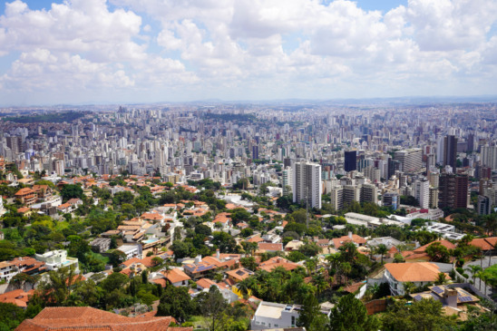 Vista aérea de Belo Horizonte com destaque para bairros mais valorizados no 3º trimestre de 2025